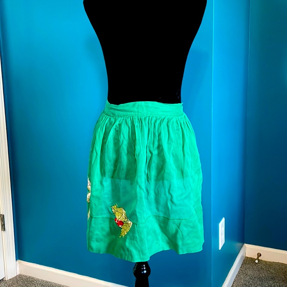 Vintage hostess apron green with berry appliqués sewn on front
